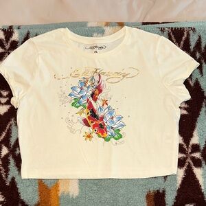 Ed Hardy women’s cropped xl Cream Tee with Floral and Koi Design